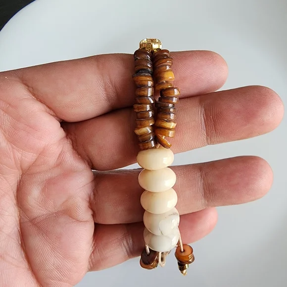 Elegant Brown Beaded Bracelet with Gold Accents - Picture 6 of 7